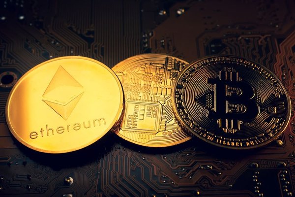 Investir dans les cryptomonnaies : Bitcoin vs. Ethereum