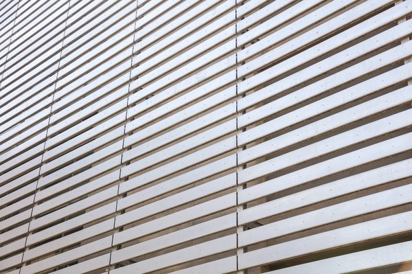 Comment intégrer le bois brûlé dans votre déco pour un effet à la fois rustique et moderne ?